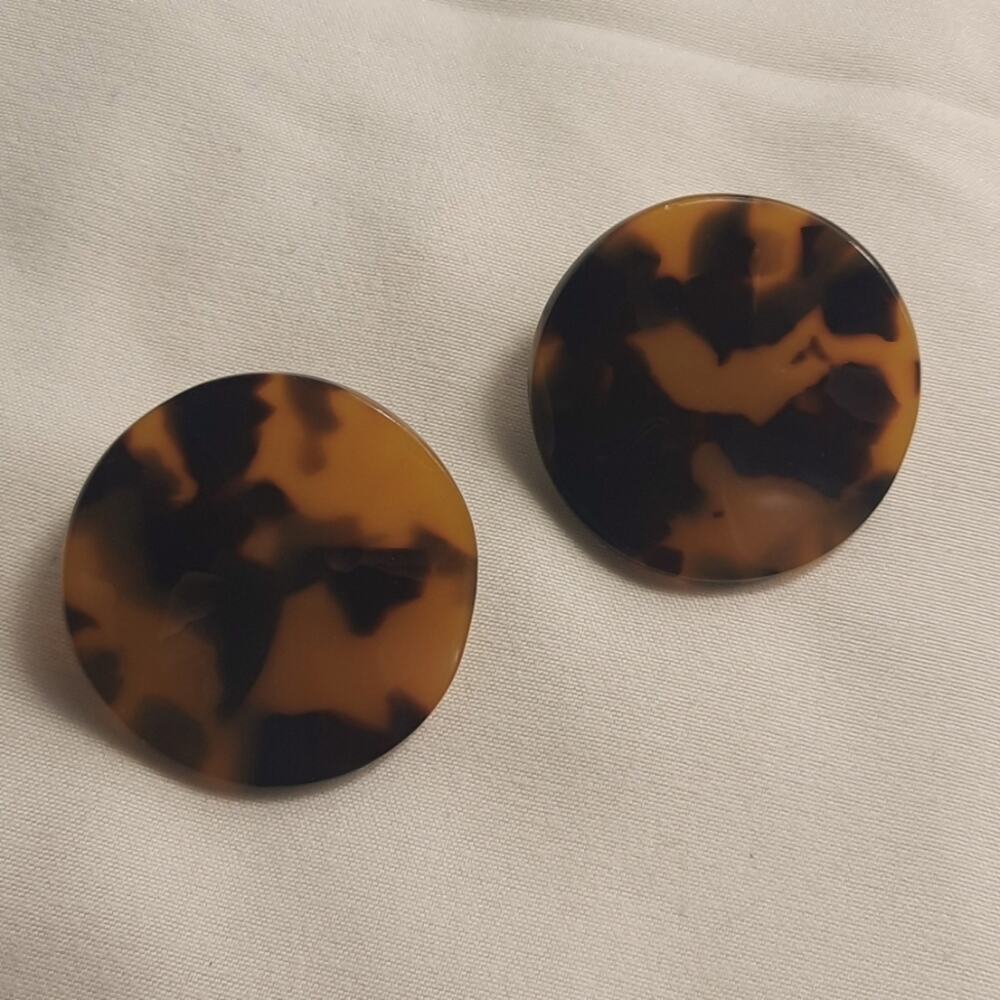 Catherine Stein Design Tortoiseshell Button Earrings